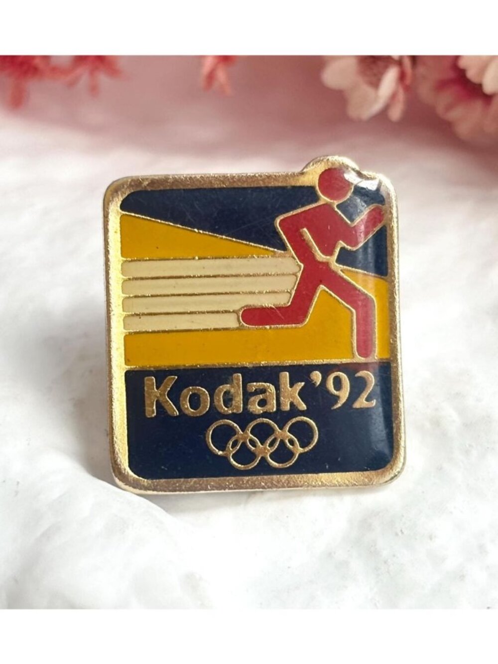 1992 Kodak Sponsor Brand USA Olympics Souvenir Vintage Gold Toned Post Pin